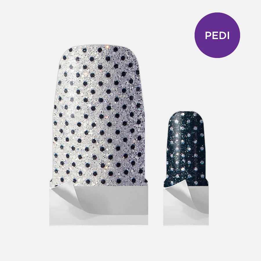 Dainty Dotted Pedi - Image 4